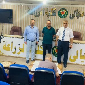 عميد كلية الزراعة يتفقد  سير الامتحان الشامل لطلبة الدراسات العليا (الدكتوراه ).