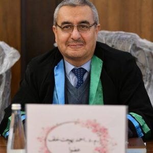 تدريسي من كلية الزراعة عضوا لجنة مناقشة اطروحة دكتوراه في جامعة الموصل.