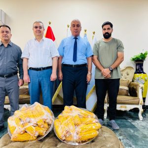 عميد كلية الزراعة يطّلع على نتائج بحث دكتوراه يحقق نجاحاً واعداً في زراعة الذرة الصفراء بالترب الملحية.